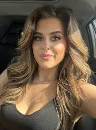 lewis howes wife