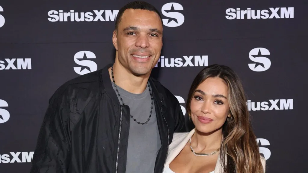 tony gonzalez wife
