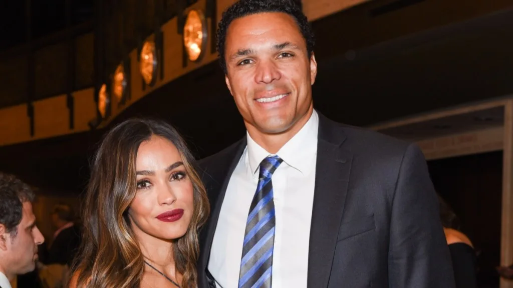 tony gonzalez wife