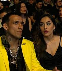 charles oliveira wife
