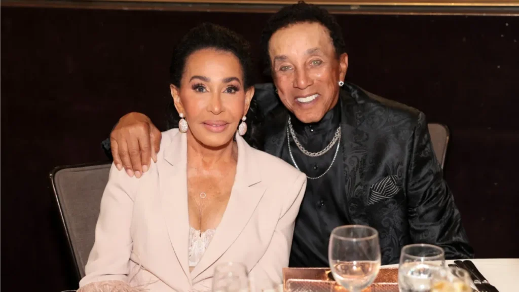 smokey robinson wife